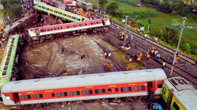 Coromandel Express Accident: Death Toll Reaches 261; PM Modi Heads To Balasore, West Bengal CM Arrives