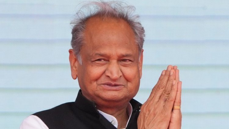 Gehlot said - Modi does less work, more publicity