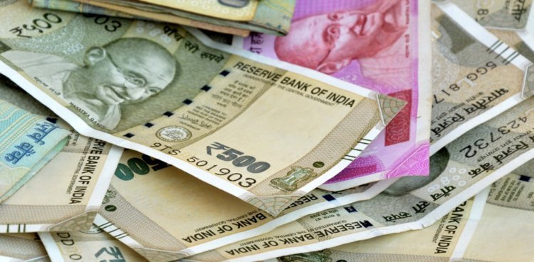 Indian Rupee vs Dollar: Rupee remains flat against US dollar, doing business at 82.05