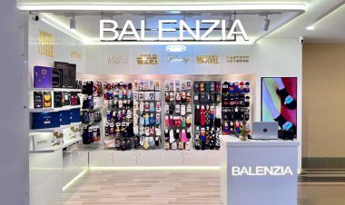 Balenzia got the Fashion Accessories Retailer of the Year Award, is famous in the socks industry