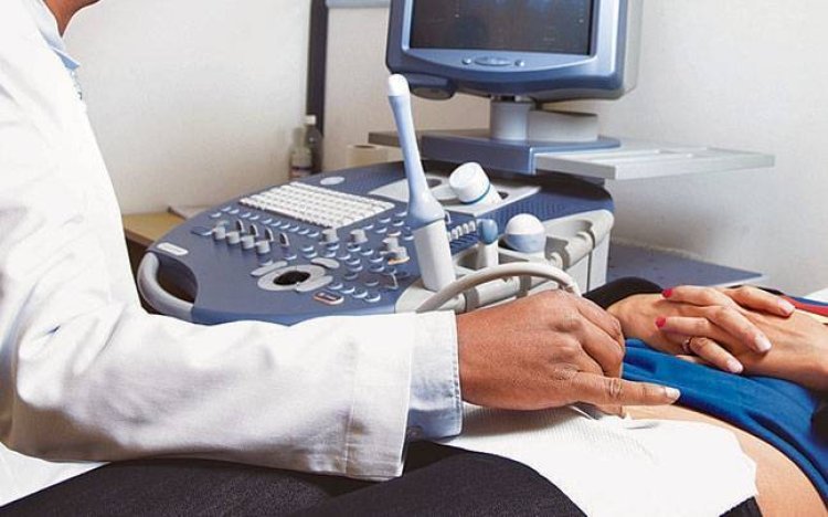 Decoy operation of PCPNDT cell in Gujarat: In case of revealing the identity of the unborn child, the tout woman was caught