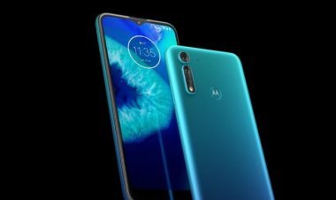 Today is the first sale of this Motorola phone with 5000mAh battery and top-class processor, other features are also special