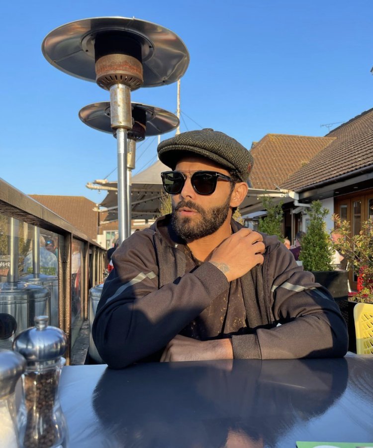 Ravindra Jadeja was seen roaming the streets of London before Asia Cup 2023, won the hearts of fans with his stylish look