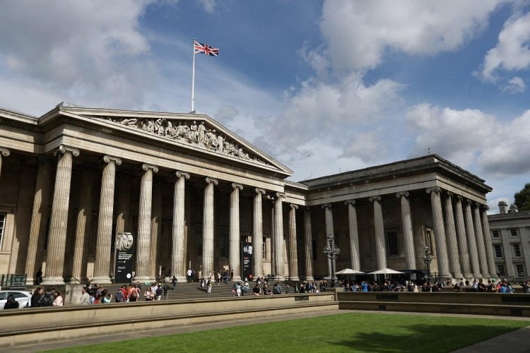 London: 2000 items missing from British Museum sold on online portal, request made for return
