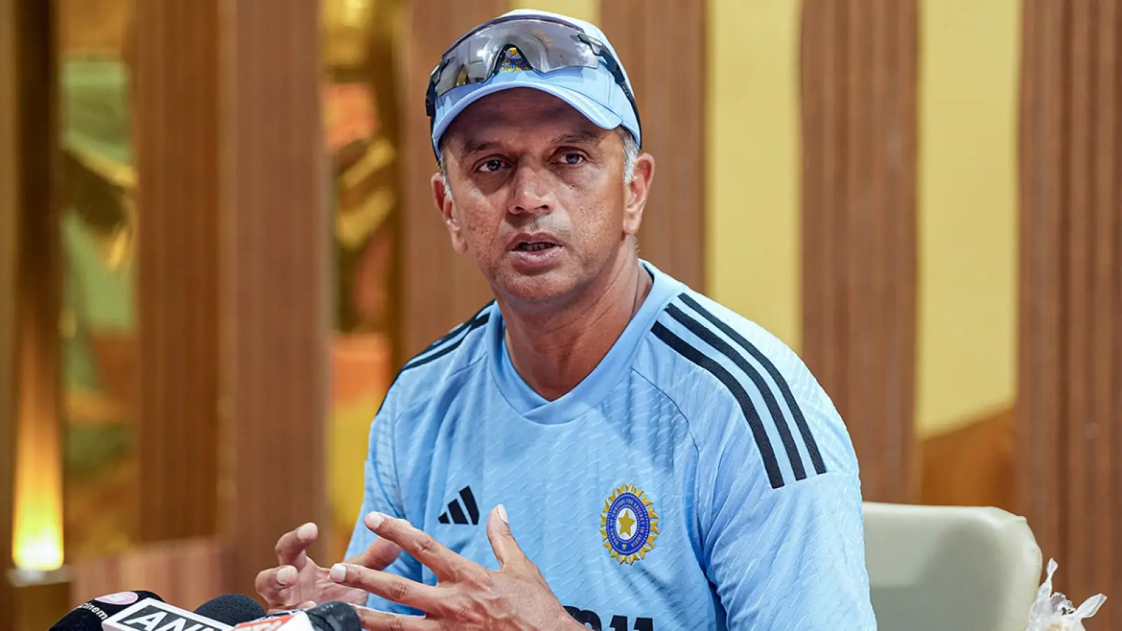 Rahul Dravid refused to extend his contract, this veteran will become the new head coach of Team India!