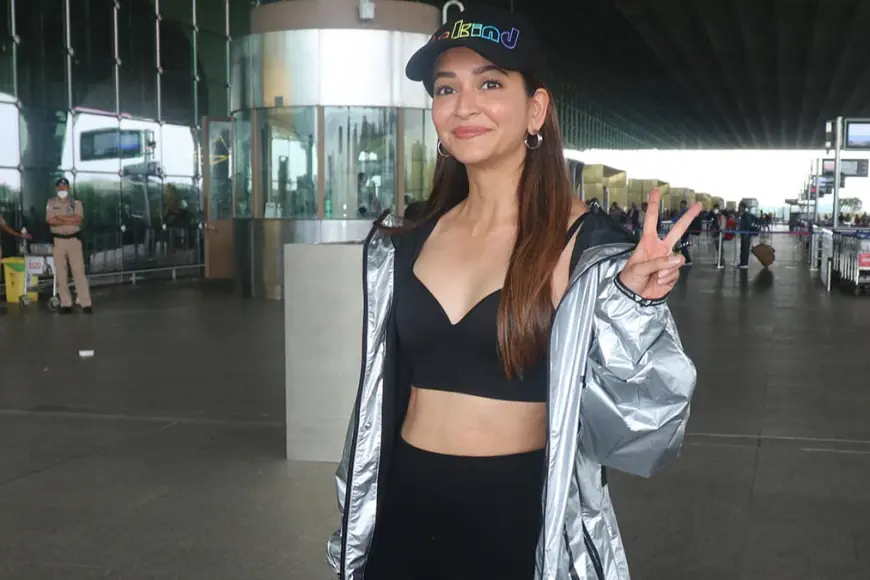 Actresses Who Nailed the Airport Look with Caps