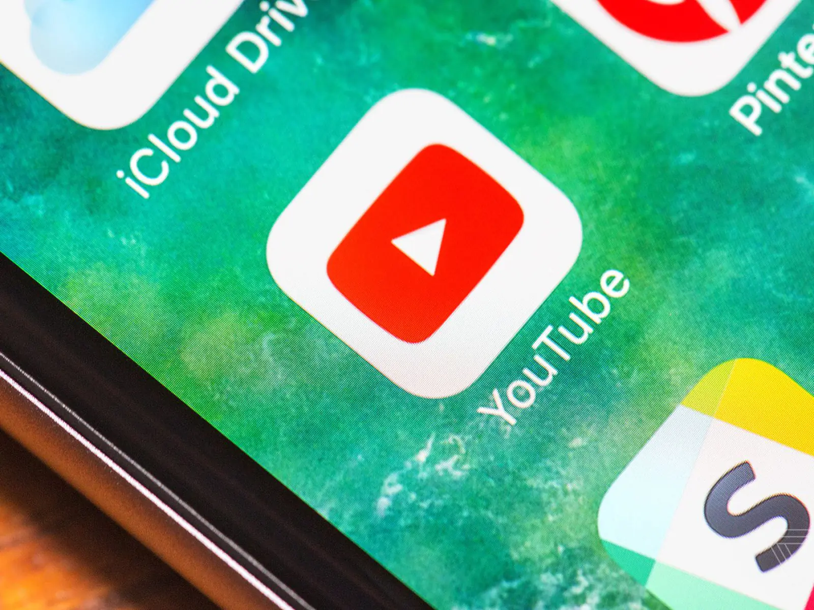 New feature for creators on YouTube, now you can pause comments on videos