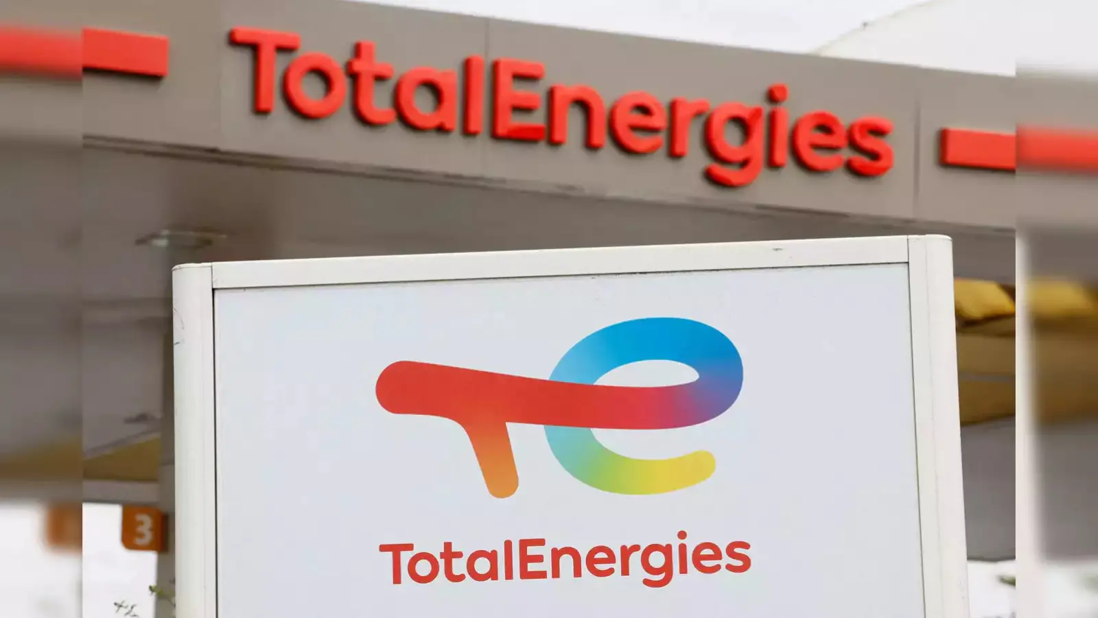 TotalEnergies becomes angel for Adani Green Energy, agreement signed between the two firms