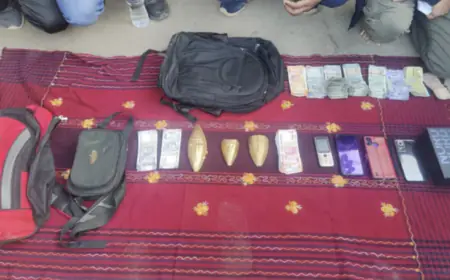 Gang selling fake gold busted, five mobile phones seized along with fake notes