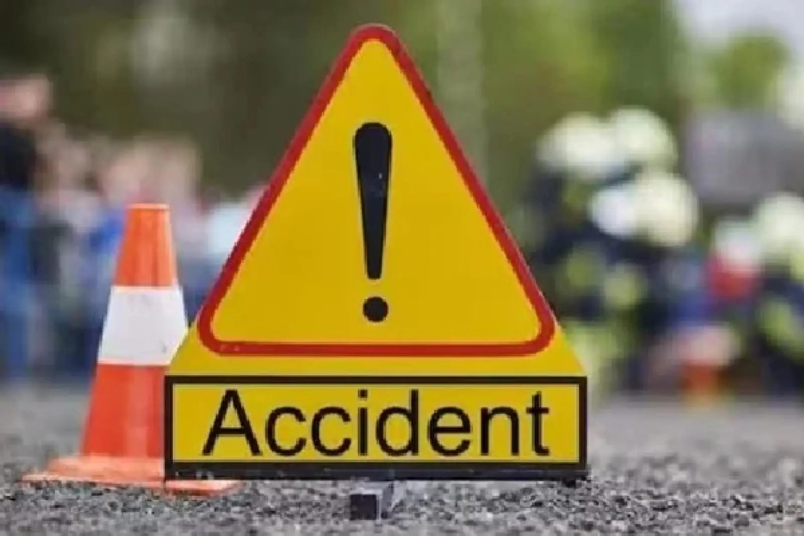 Andhra Pradesh: TSRTC bus and truck collision in Nellore, leaving the driver dead at the scene and seven more critically injured