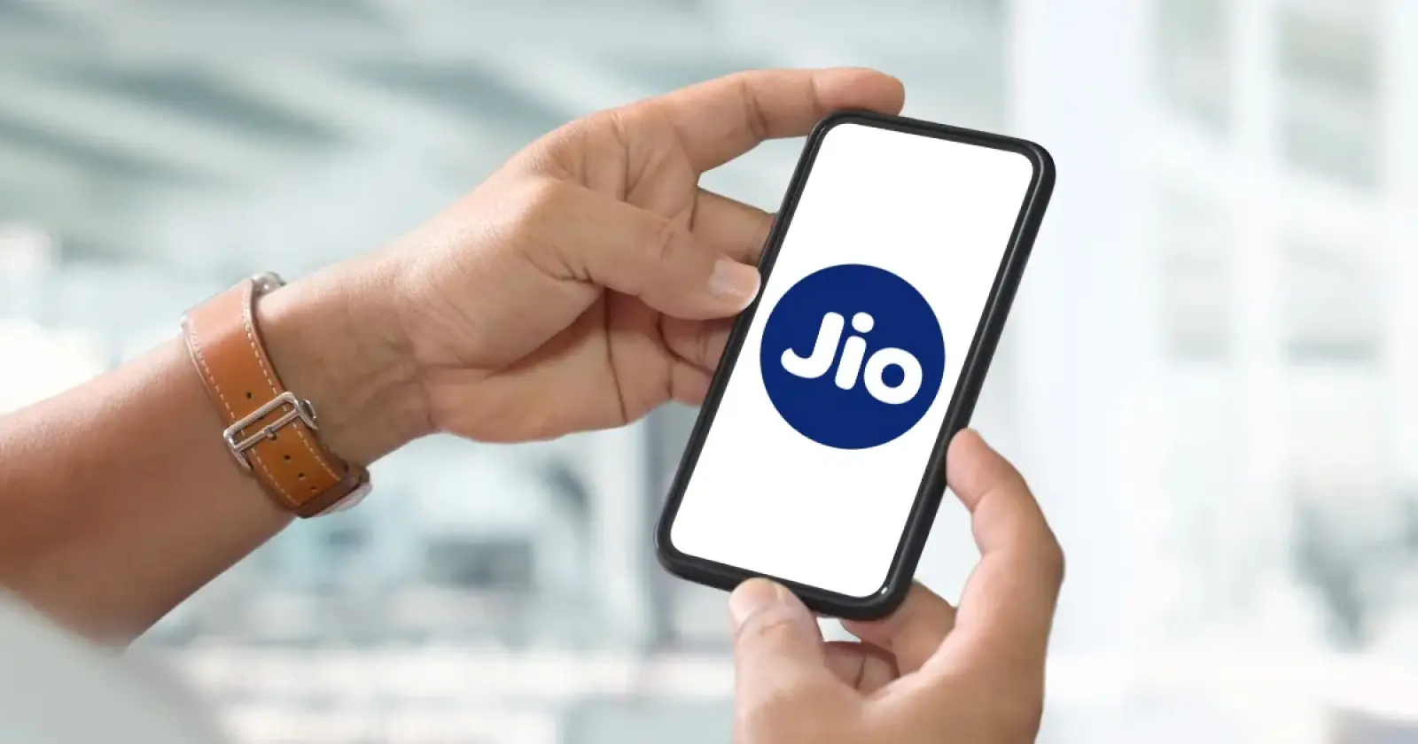 Reliance Jio added 34.47 lakh new users in November 2023, while Airtel also saw strong growth