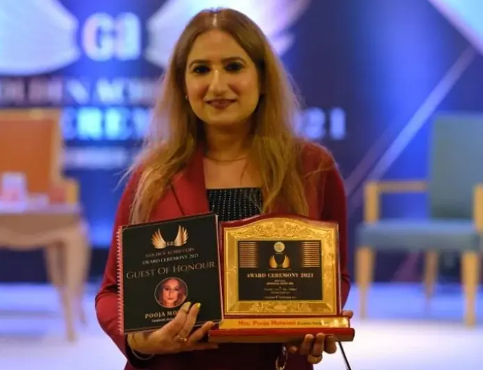 Fashion Designer Pooja Motwani honoured with Golden Achievers Award