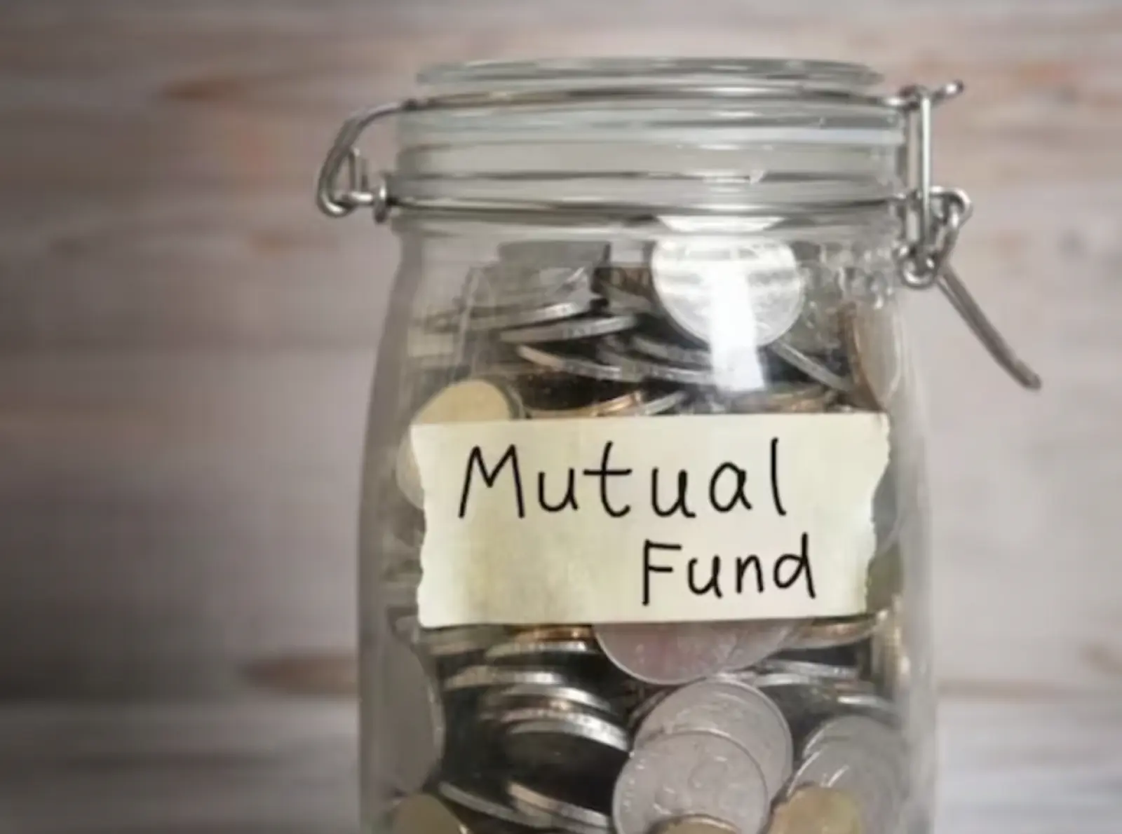 Investment of Rs 22,633 crore came in equity mutual funds in March, decrease compared to February
