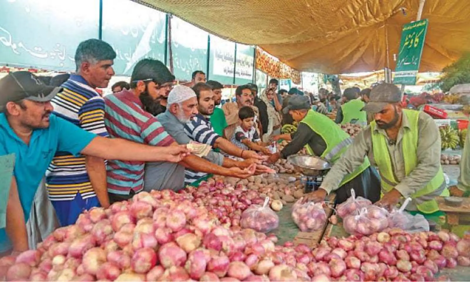 Pakistan troubled by inflation, economic situation also deteriorating, ADB blames political instability