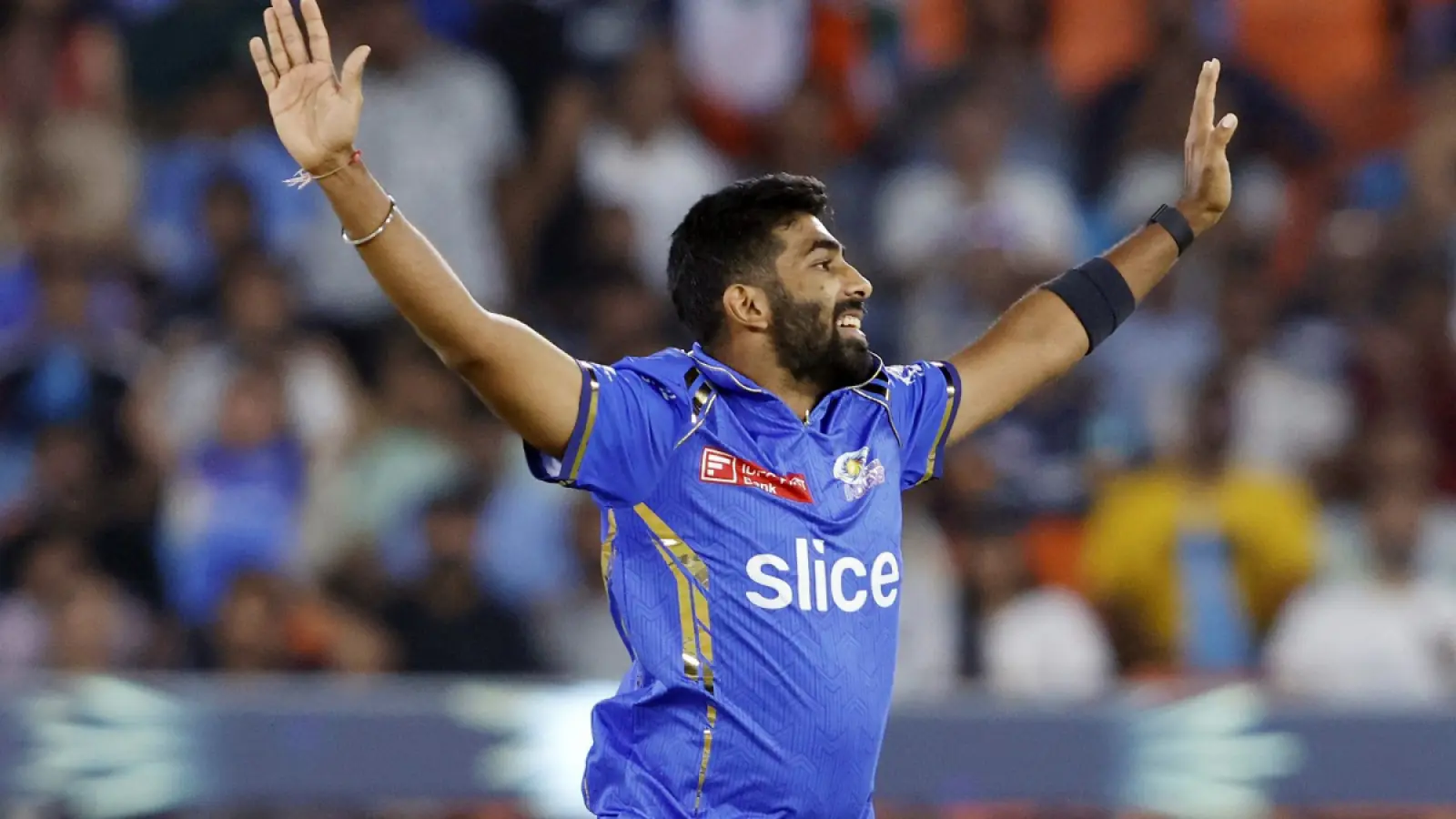 IPL 2024: Bumrah destroyed half of RCB team, Karthik-Patidar saved the honour, MI set a target of 197