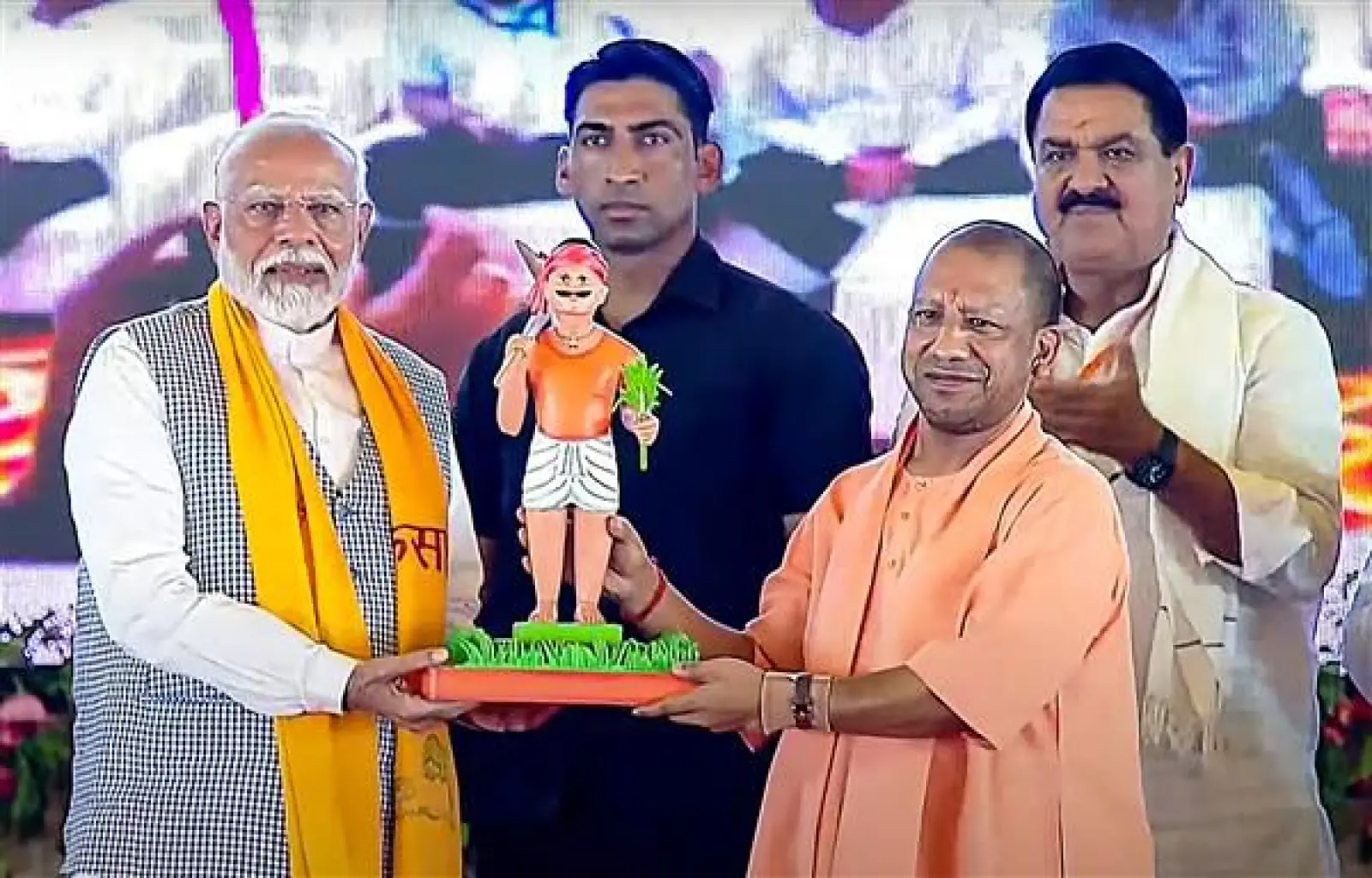 Kisan Samman Sammelan releases 20,000 crore, Maa Ganga adopted me, says PM Narendra Modi