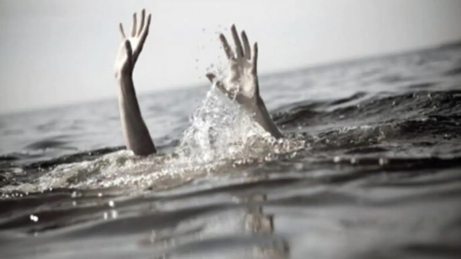 Holidays on the beach proved to be very costly, two young women died due to drowning; two companions still missing