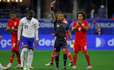 Copa America: Panama beat US to keep alive hopes of reaching Group C