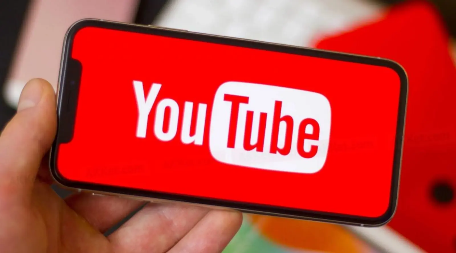 Users troubled by YouTube Down, difficulty in loading feed
