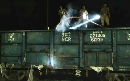 Fire broke out in the petrol wagon of a goods train parked at Marwar station, CTI put out the fire by risking his life