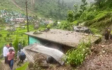In Uttarakhand's Tehri, a landslide causes a wall to fall, burying a woman and her daughter