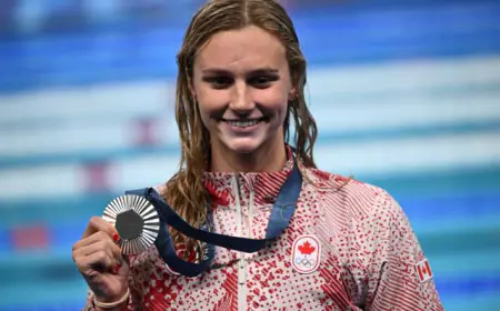 Canadian swimmer Summer McIntosh, 17, wins a gold medal at the 2024 Summer Olympics in Paris; Leaving her idol behind