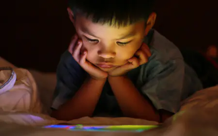 Using the phone all day is dangerous for the child's health, there are many disadvantages of having too much screen time