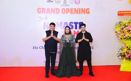 Sara Khan Represents India at Namaste Vietnam Festival, Calls It a 'Big Responsibility'