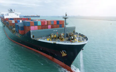 India's trade deficit decreased to $20.78 billion while its exports increased slightly to $34.58 billion