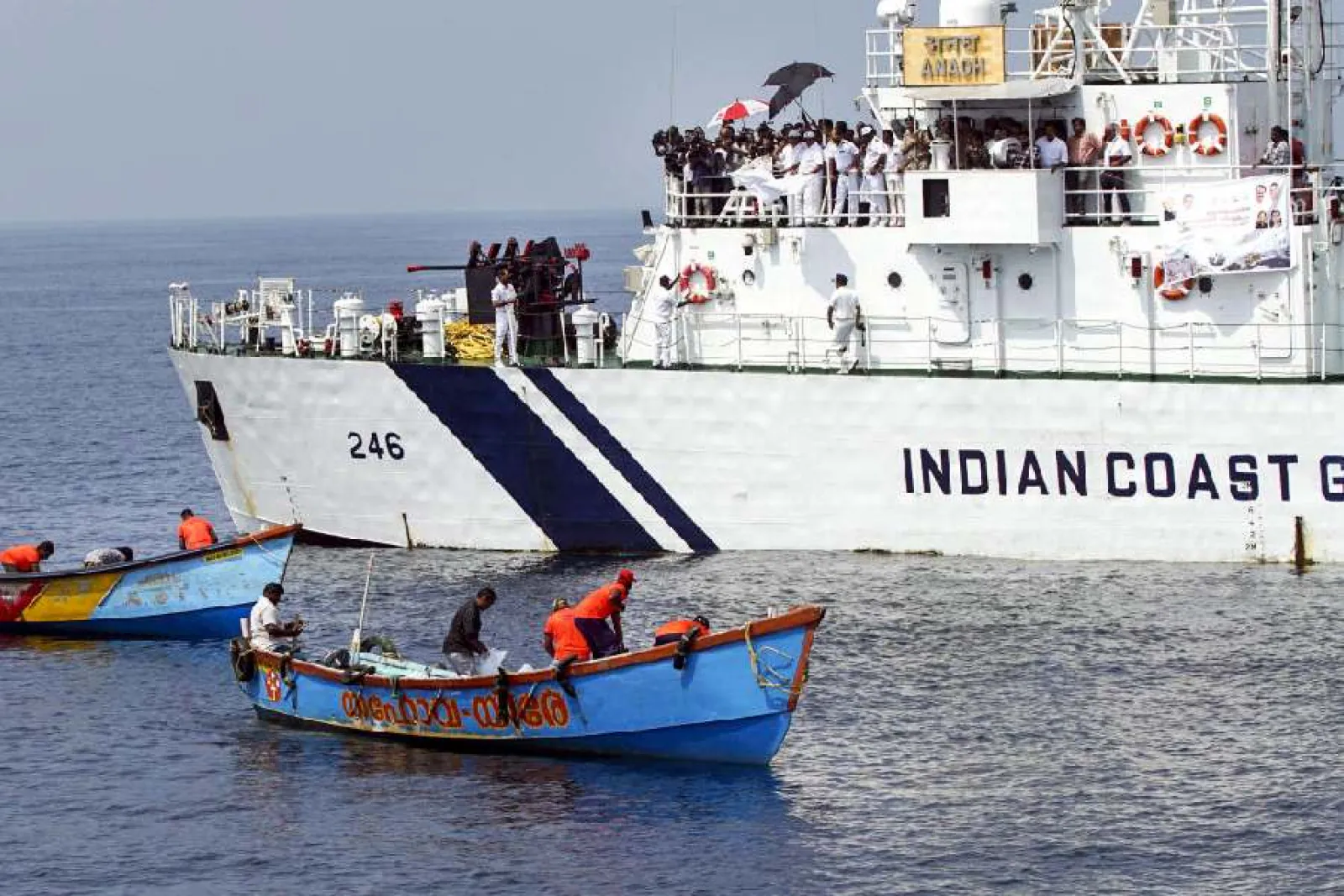 Coast Guard seizes ship carrying 6000 kg of narcotics; Drugs worth crores, six people arrested