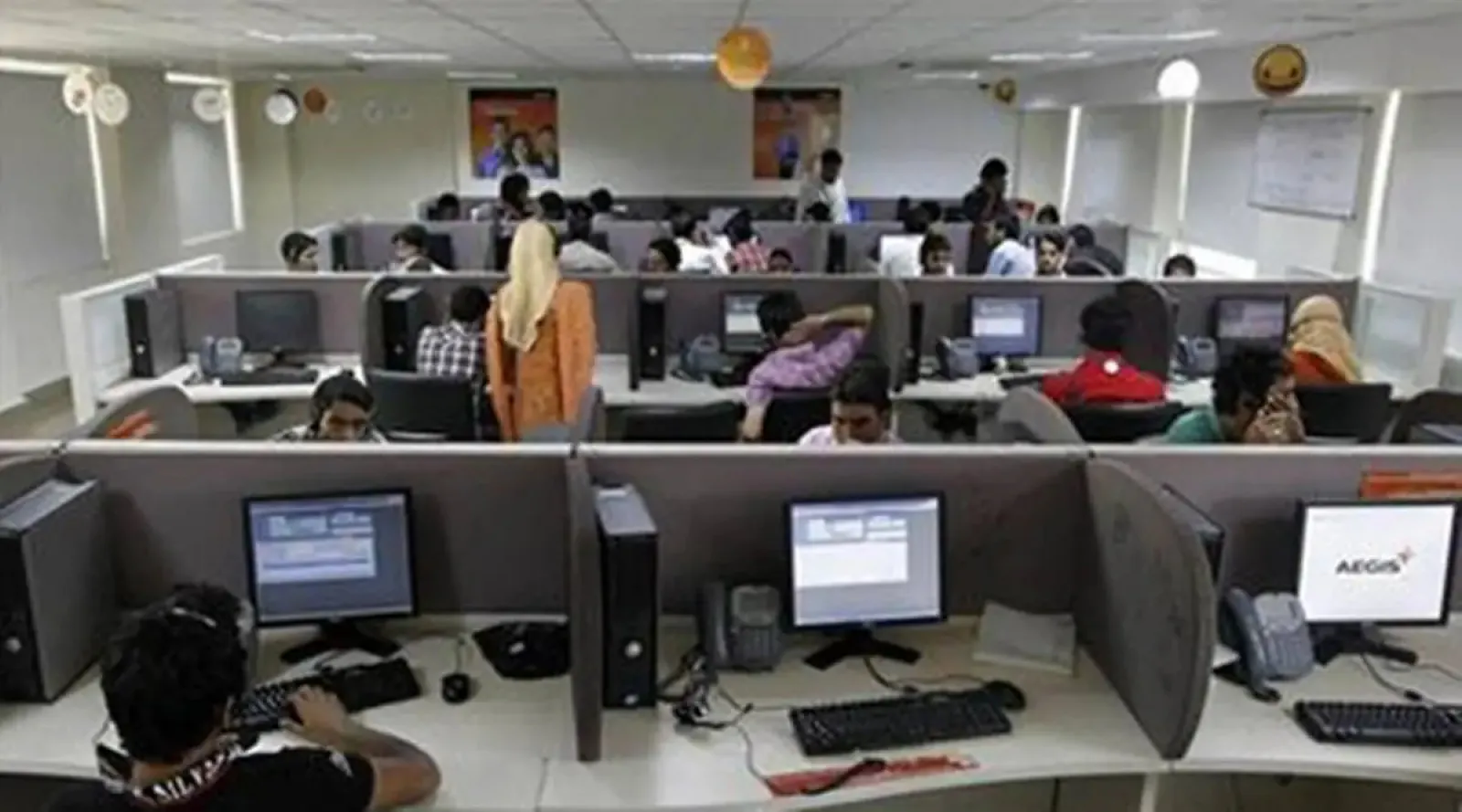 India's services sector growth moderates in November, employment rise fastest since 2005