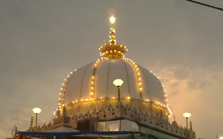 Maulana Tauqeer Raza reached the shrine of Khawaja Gharib Nawaz, said - it is wrong to look for a temple everywhere