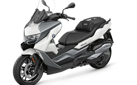 Updated model of BMW C 400 GT scooter launched in India; Read about the price and features