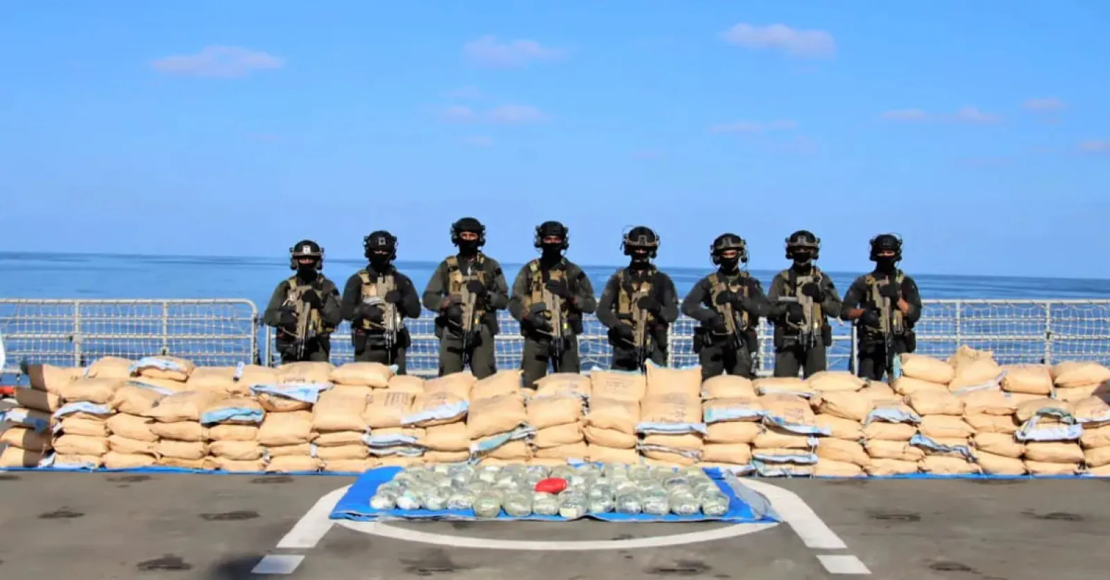 Indian Navy's leading warship INS Tarkash seized over 2500 kg of drugs in the middle of the sea