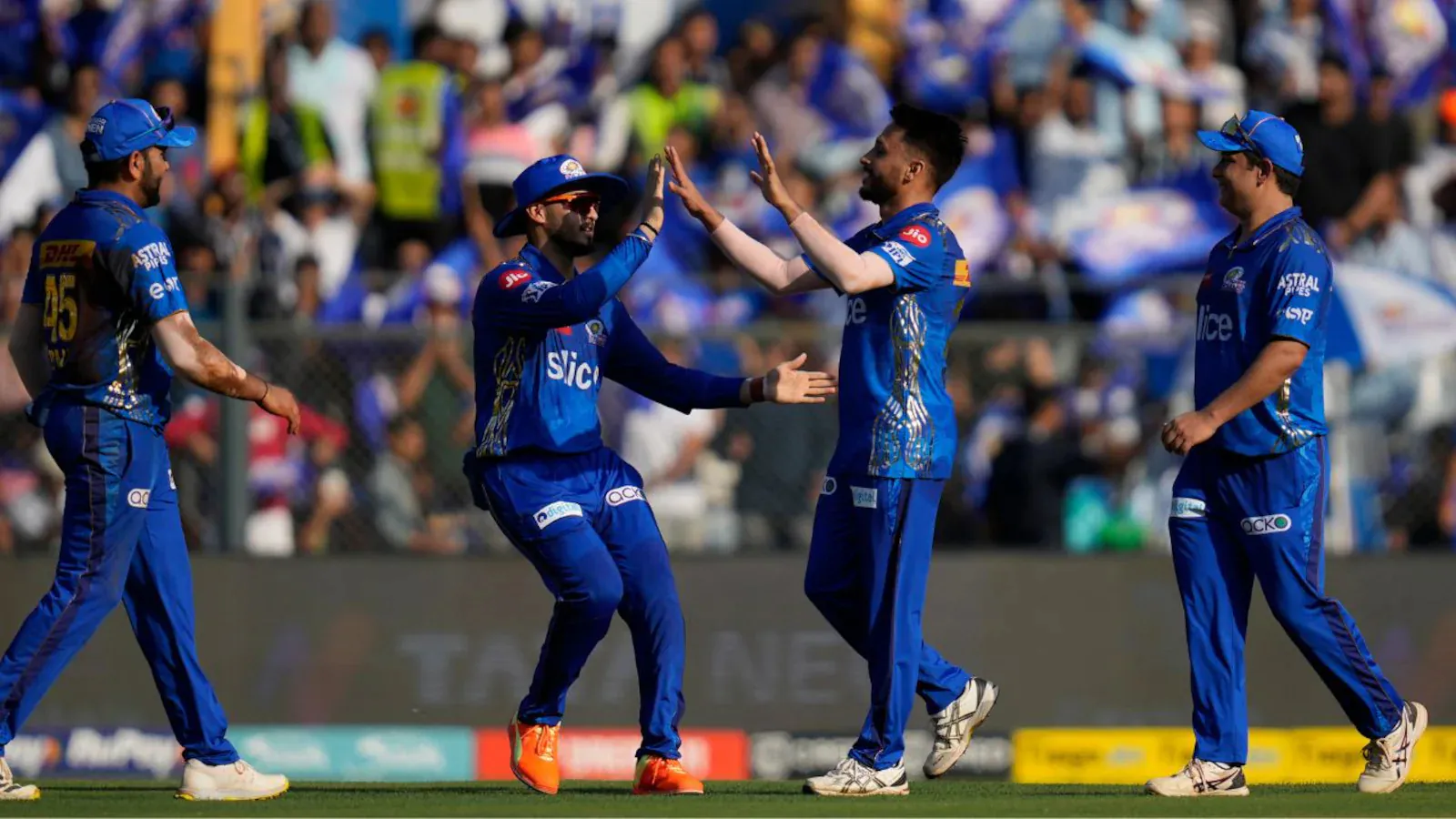 Tough competition between Mumbai and Bangalore; Know which team is stronger at Wankhede