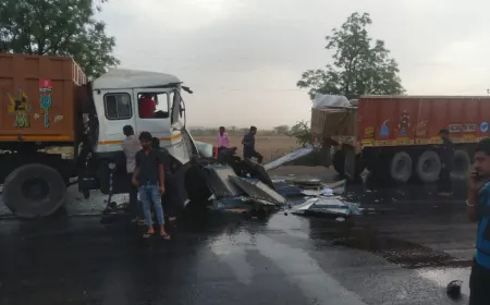 Dudu Road Accident: Car collided due to chemical spill, 12 people seriously injured