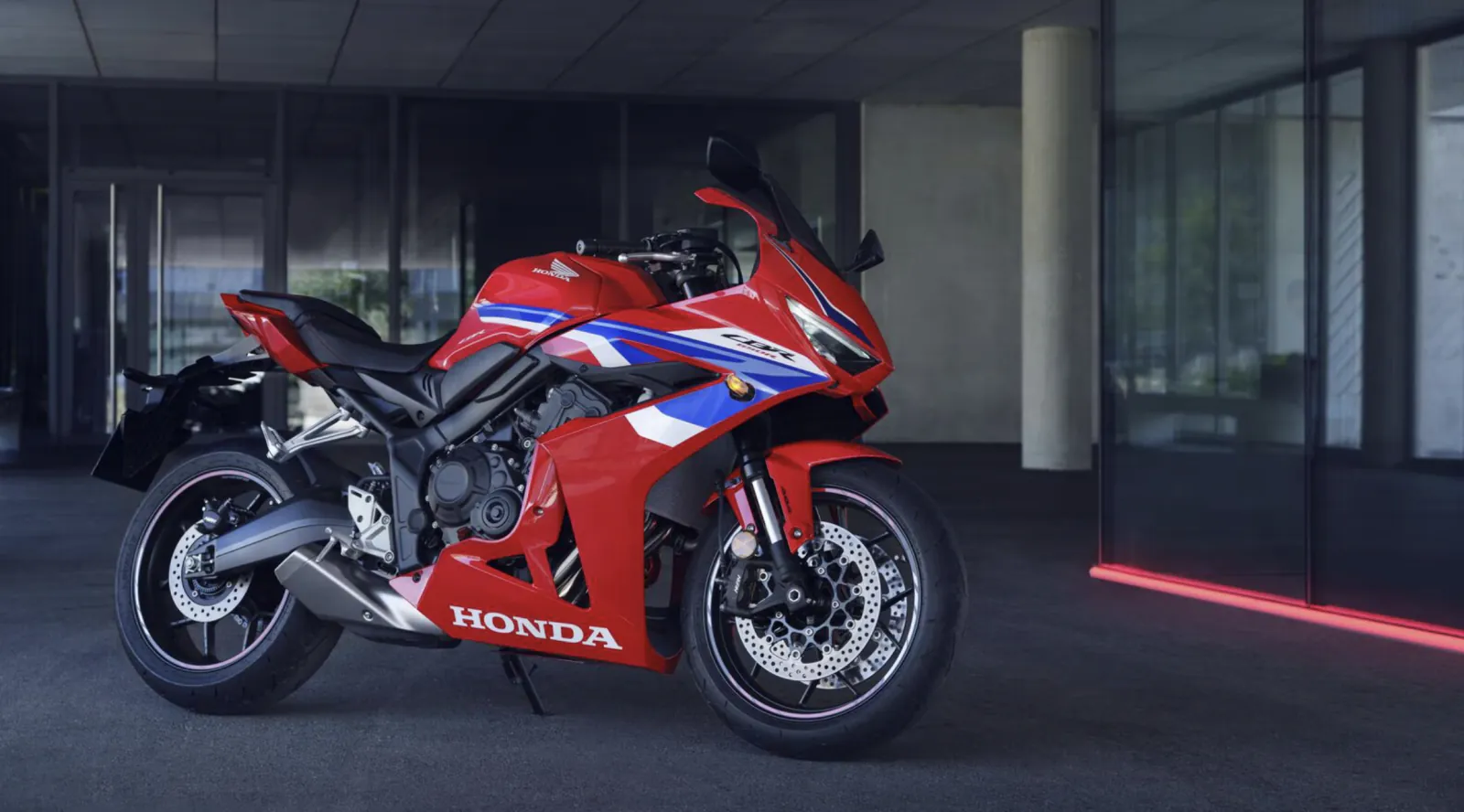 New Honda CBR650R will be launched in India soon, equipped with many great features including E-Clutch system