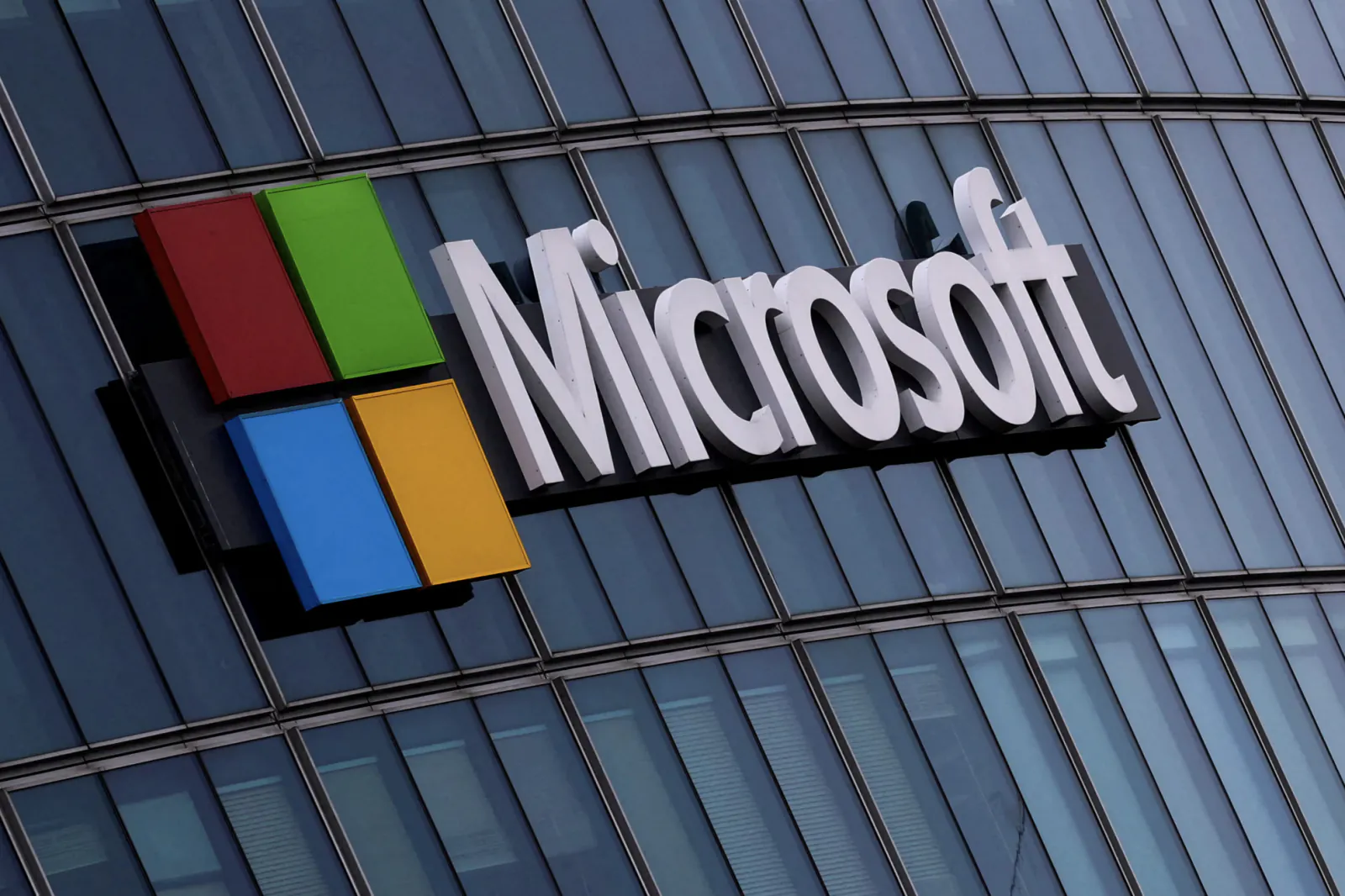 Report: Microsoft planning cuts; Employees facing the threat of layoffs