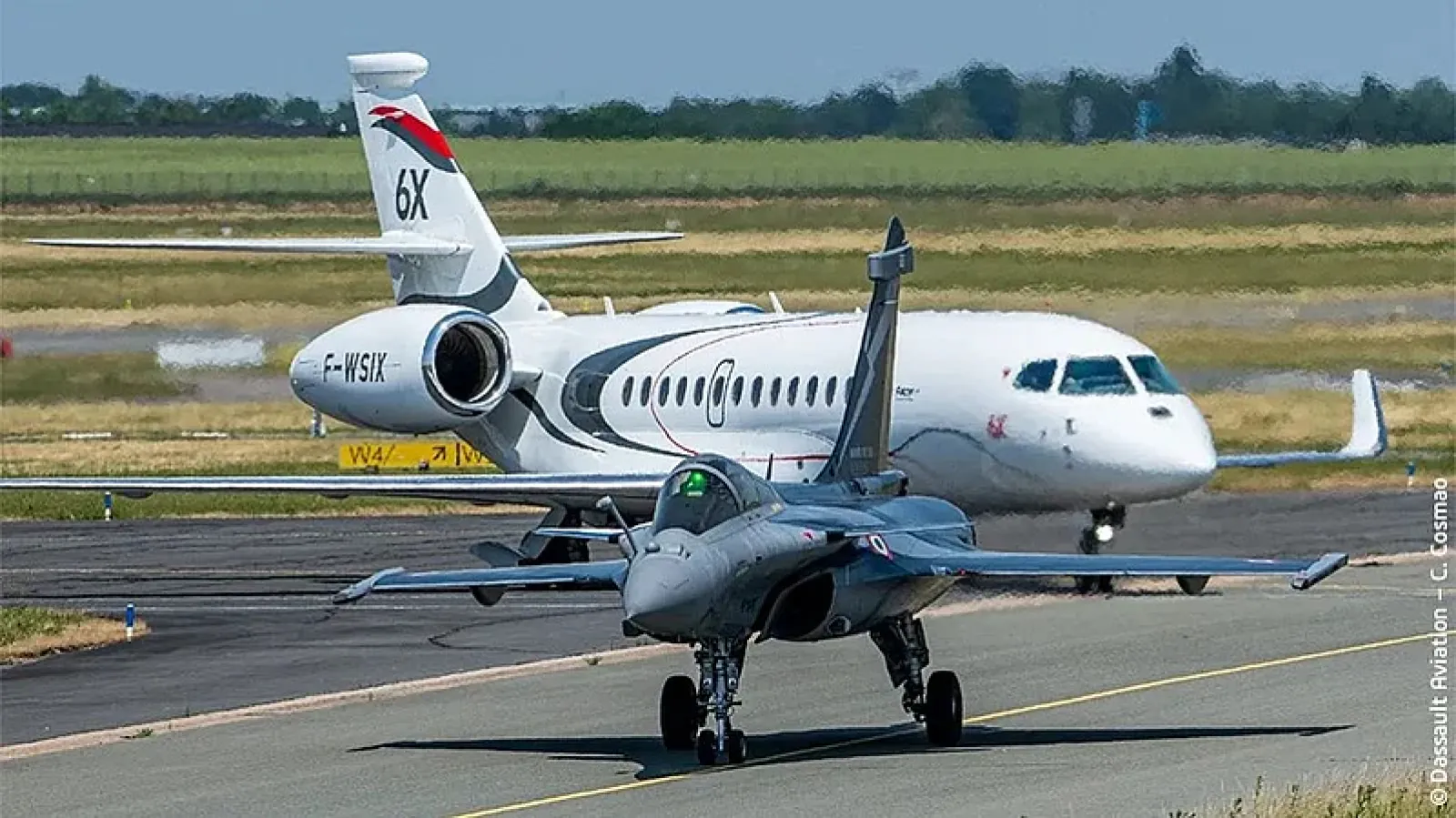 Falcon 2000 jet to be made in India, Reliance Infra's historic agreement with France's Dassault Aviation