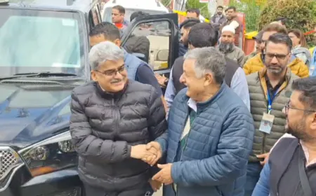Chief Secretary Atal Dulloo Pays Obeisance at Kheer Bhawani Temple