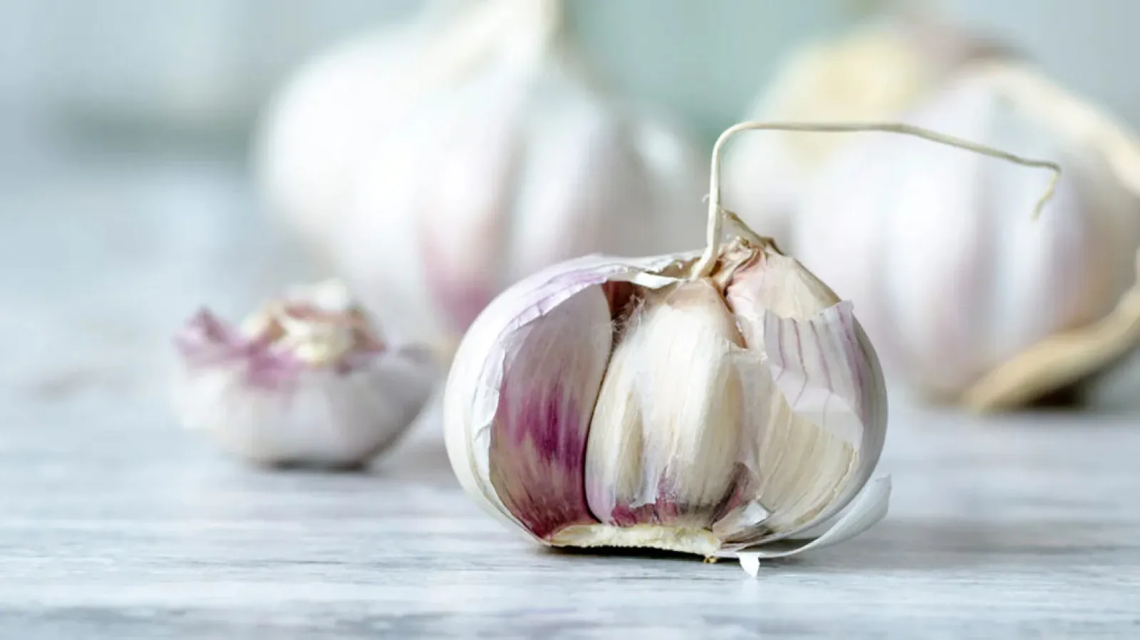 Garlic makes your skin healthy and young, get the effect of beauty treatment without spending