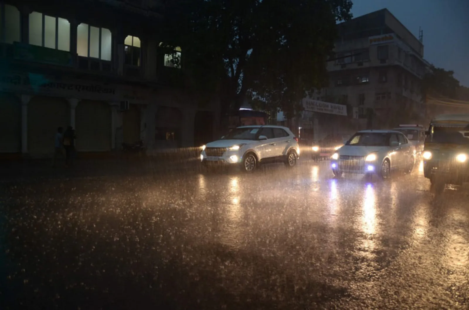 Heavy rain alert in many districts including Jhalawar, heavy rain in Jaipur late night