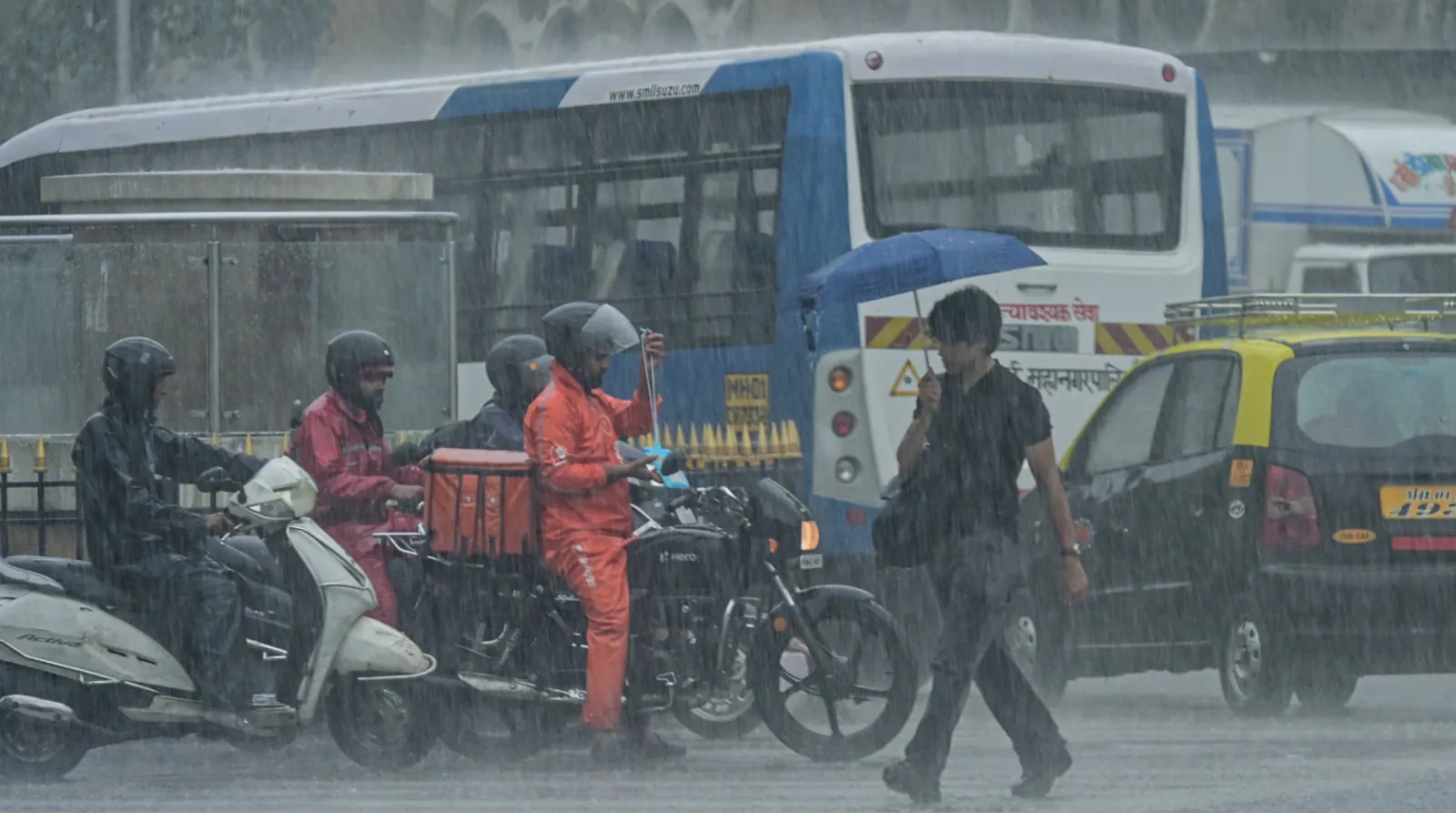 Heavy rain red alert in Rajasthan for the next three days; Schools declared holiday
