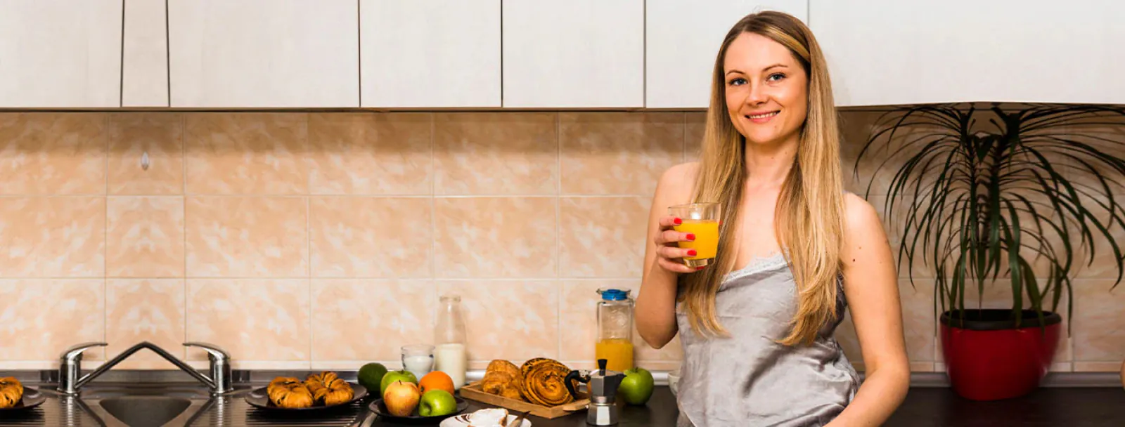 Drink these juices to increase collagen in your body after the age of 30