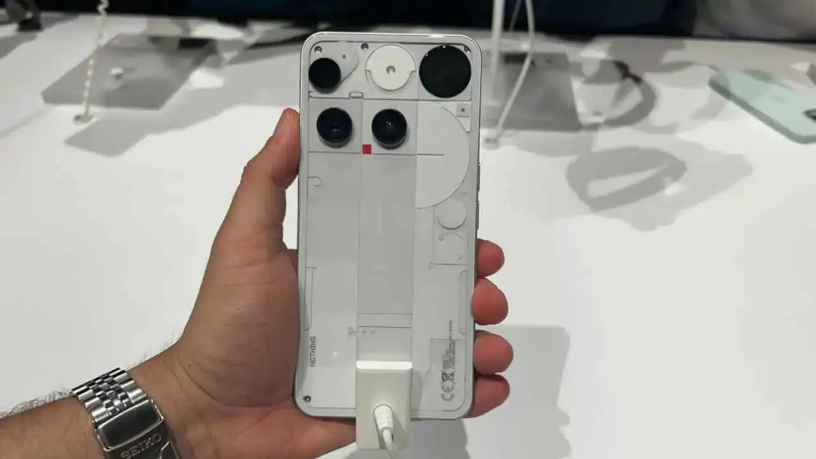 Nothing Phone 3 was launched a few days ago, now it is getting a discount of more than 23,000