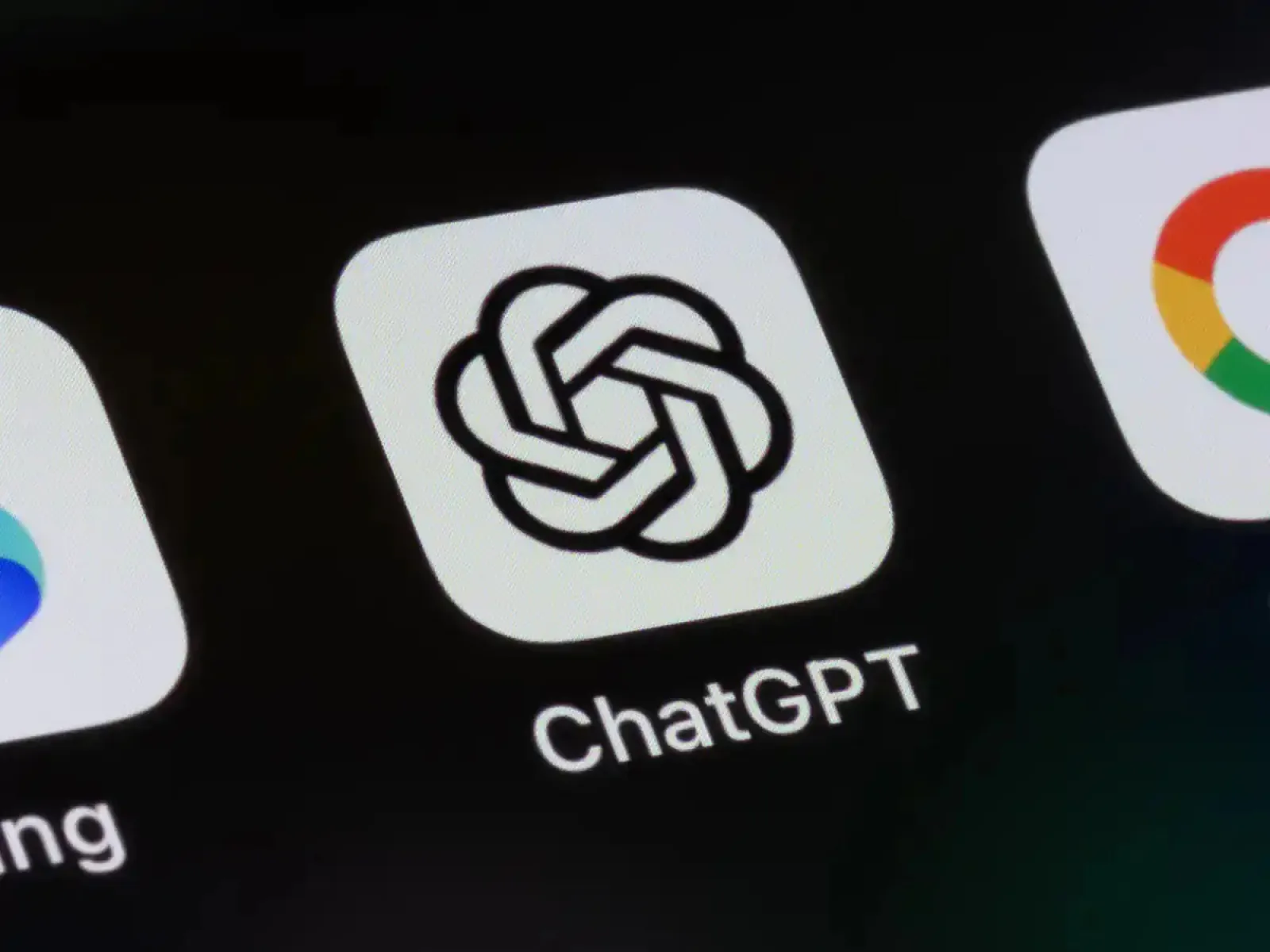 ChatGPT Faces Worldwide Glitch, Users Report Issues Across Web and App