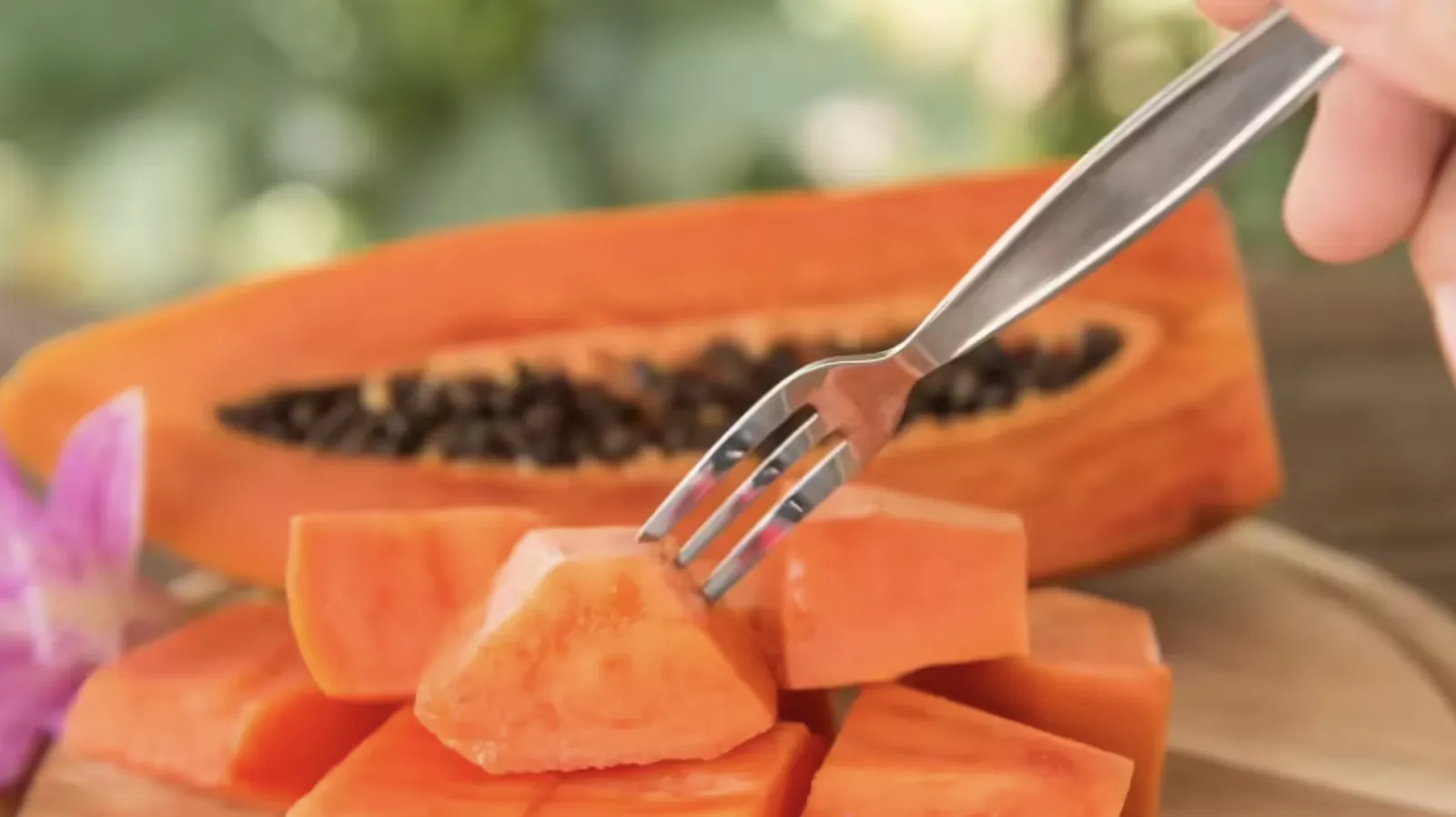 From Healthy to Harmful: Wrong Papaya Pairings That Hurt Digestion
