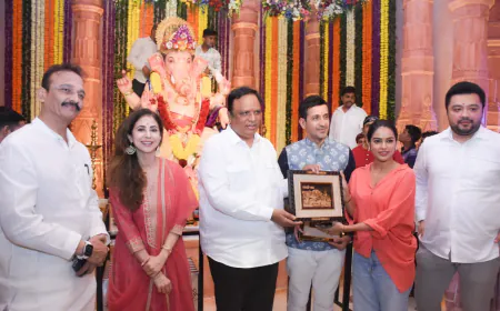 Sonyaa Ayoddhya seeks blessings at Advocate Ashish Shelar’s Ganesh Utsav Mandal in Bandra