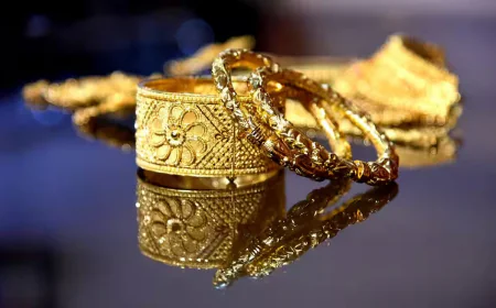 Gold Crosses ₹1.3 Lakh Mark for First Time in Delhi; Silver Hits ₹1.85 Lakh Ahead of Dhanteras