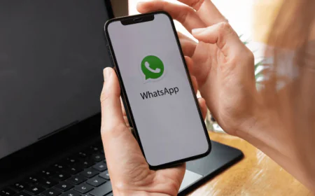 iPhone Users May Soon Switch WhatsApp Accounts Instantly as Multi-Account Testing Expands